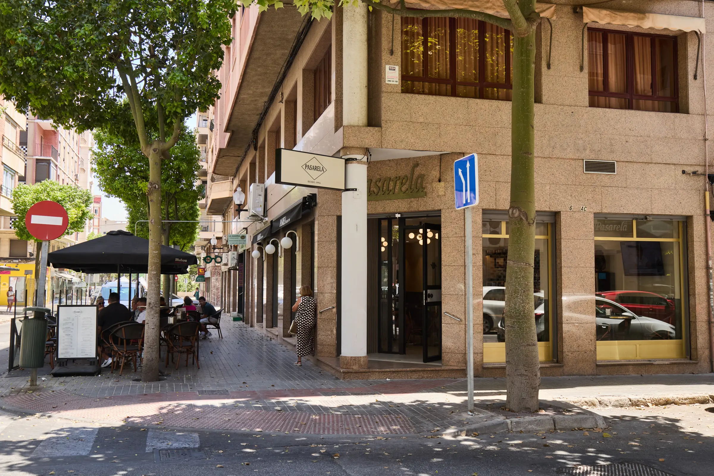 Esquina de la calle Lepanto con la terraza de Pasarela