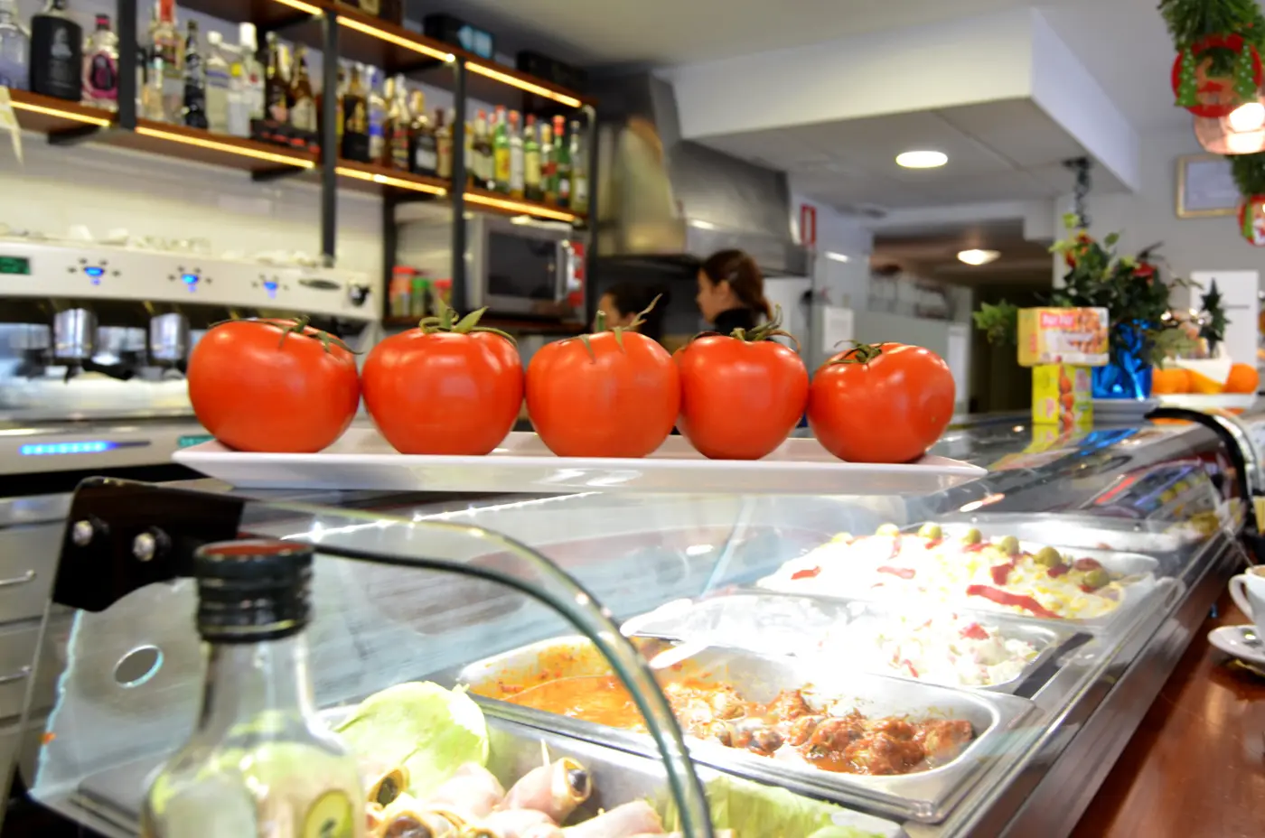 Vitrina de tapas en la barra de Mónaco