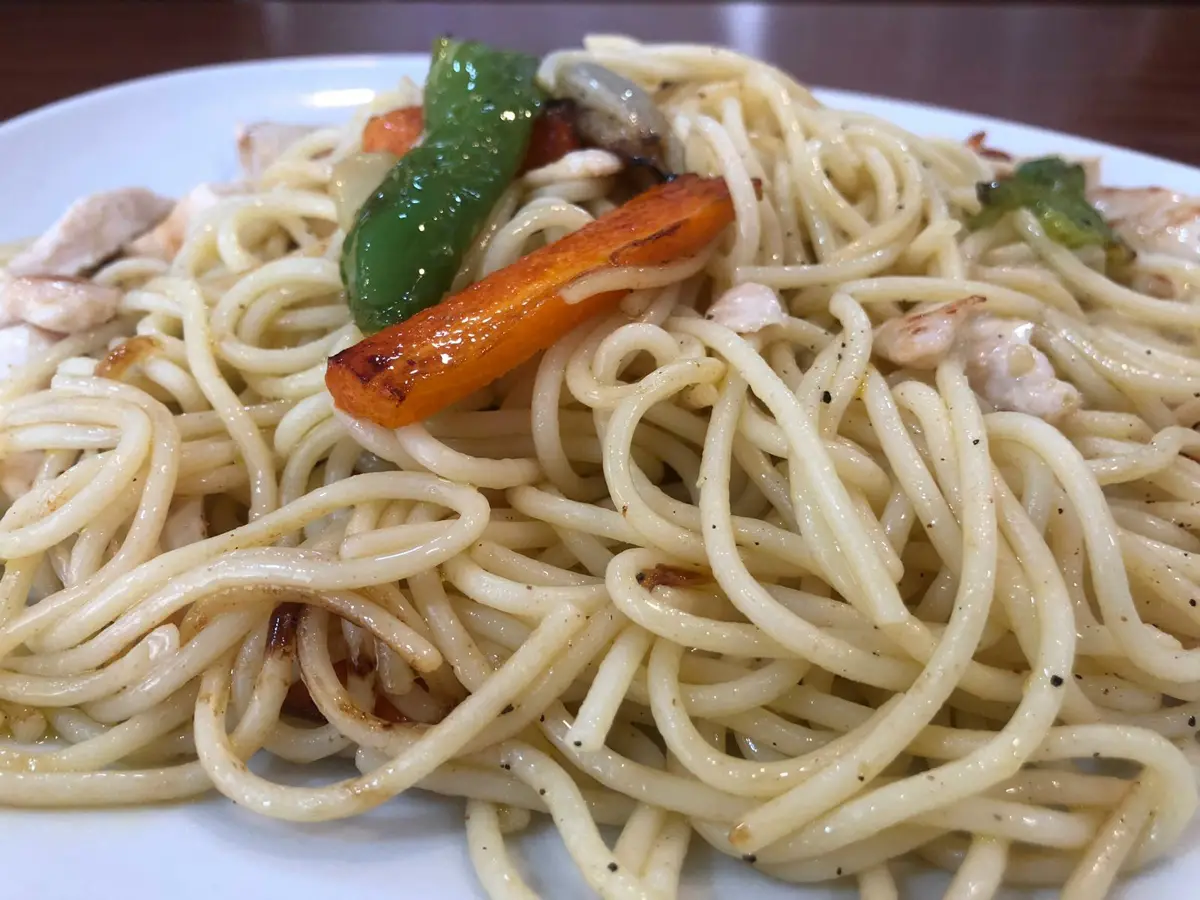 Espaguetis salteados con verduras